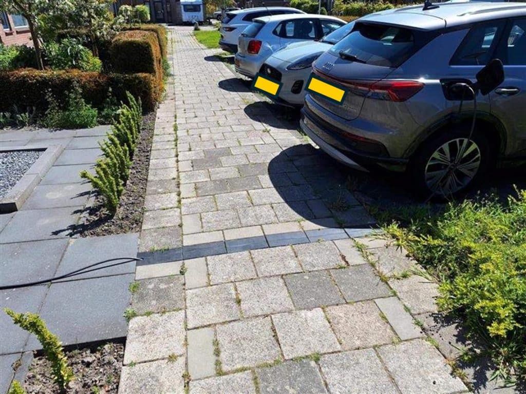 Kabelgoottegels voor elektrische auto's